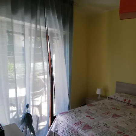 Zara Giardini-Naxos