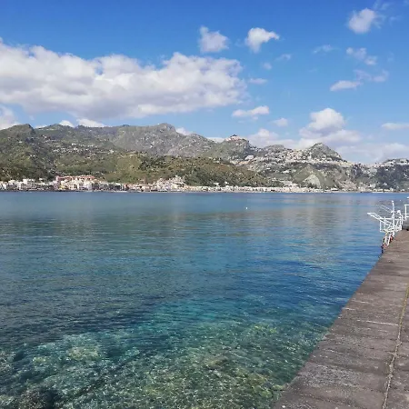 Zara Daire Giardini Naxos